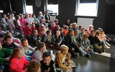 Teatrzyk pt: &bdquo; Złośliwości jej kr&oacute;lewskiej mości&rdquo;. 8