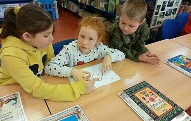 Pasowanie na czytelnika Biblioteki Publicznej w Mikołajkach Pomorskich 1