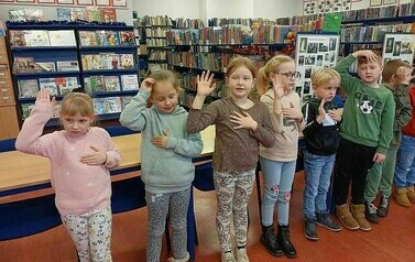 Pasowanie na czytelnika Biblioteki Publicznej w Mikołajkach Pomorskich 6