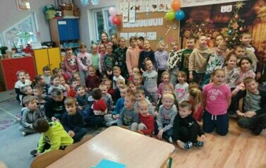 Magiczny przedświąteczny czas&hellip;czyli klasa 2a z wizytą w Przedszkolu Samorządowym 5