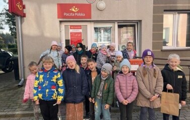 Wyjście klas I na pocztę. 6