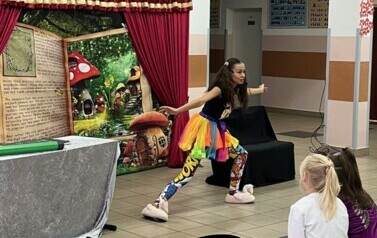 Przedstawienie teatralne  16
