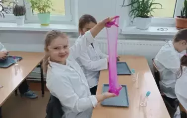 Nauka przez zabawę - Warsztaty dla młodych chemik&oacute;w 3
