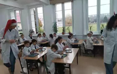 Nauka przez zabawę - Warsztaty dla młodych chemik&oacute;w 5