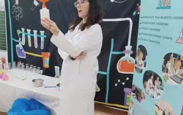 Nauka przez zabawę - Warsztaty dla młodych chemik&oacute;w 8