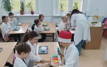Nauka przez zabawę - Warsztaty dla młodych chemik&oacute;w 11