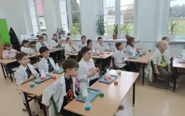 Nauka przez zabawę - Warsztaty dla młodych chemik&oacute;w 18
