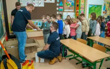 Odwiedziny Technik&oacute;w z EKO-WIATR BIS w naszej szkole! 33