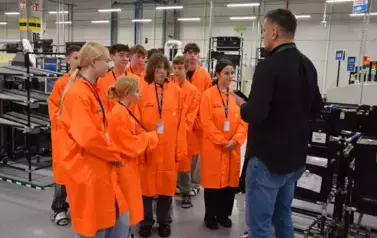 Wycieczka uczni&oacute;w do firmy Jabil 7