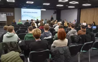 Wycieczka uczni&oacute;w do firmy Jabil 12