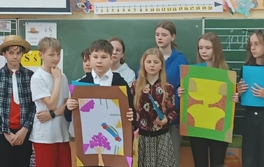 Pasowanie pierwszoklasist&oacute;w na czytelnik&oacute;w biblioteki szkolnej 8