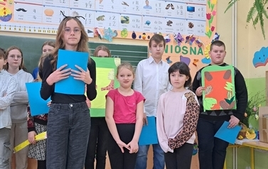 Pasowanie pierwszoklasist&oacute;w na czytelnik&oacute;w biblioteki szkolnej 15