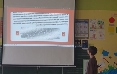 Prezentacja ,,Znaku Rodła&rdquo; przez VIb 6