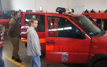Wycieczka uczni&oacute;w klas 7 i 8 do Ochotniczej Straży Pożarnej w Prabutach 7