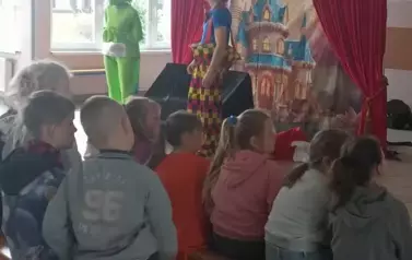 Przedstawienie Profilaktyczne ,, Teatr kurtyna&rdquo;  1