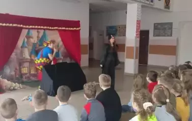 Przedstawienie Profilaktyczne ,, Teatr kurtyna&rdquo;  4