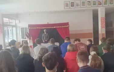 Przedstawienie Profilaktyczne ,, Teatr kurtyna&rdquo;  11