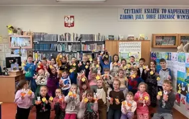 Warsztaty wielkanocne z klasami I-III w Gminnym Centrum Kulturalno-Bibliotecznym w Mikołajkach Pomorskich. 1