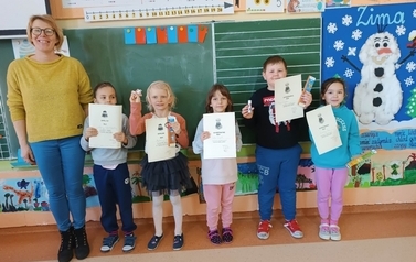 Projekty czytelnicze: &bdquo;Przeczytaliśmy &ndash; namalowaliśmy&rdquo;, &bdquo; Czytanie można polubić&rdquo; 8
