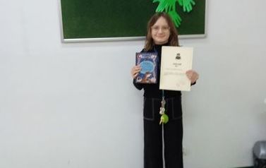 Projekt czytelniczy pt. &bdquo; Przygody bohater&oacute;w literackich zawarte w lapbooku&rdquo; 2