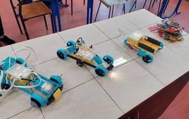 Doświadczenia dotyczące właściwości magnetycznych ciał. 4