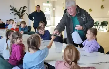 Spotkanie klas pierwszych z Kołem Łowieckim &bdquo;Cyranka&rdquo;, Kołem Łowieckim &bdquo;Bażant&rdquo; oraz sokolnikami 11