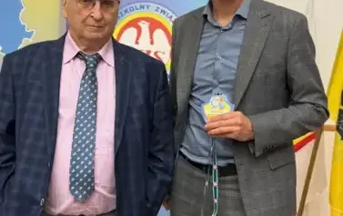 Wielkie wyr&oacute;żnienie dla naszej szkoły i nauczycieli wf 4