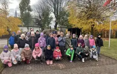 &bdquo;Szkoła pamięta&rdquo; &ndash; klasy drugie na cmentarzu 8