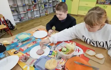 Warsztaty kulinarne w klasach 3a i 3b 1