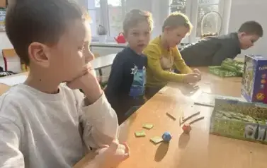 Popołudnie z grami planszowymi w klasach drugich 1