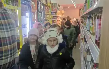 Wycieczka klas III do sklepu 1