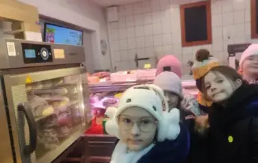 Wycieczka klas III do sklepu 3