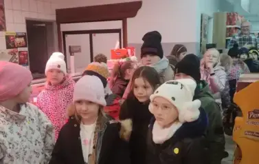 Wycieczka klas III do sklepu 4