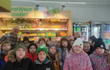 Wycieczka klas III do sklepu 15