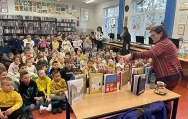 Spotkanie z autorką książek Anna Czerwińską-Rydel Pn 20:17 15