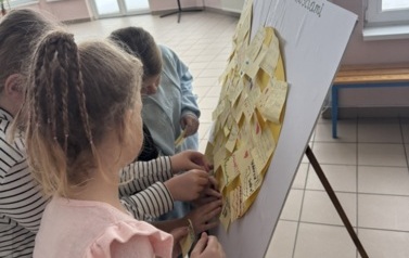 &bdquo; Każdy inny &ndash; wszyscy r&oacute;wni&rdquo; 75