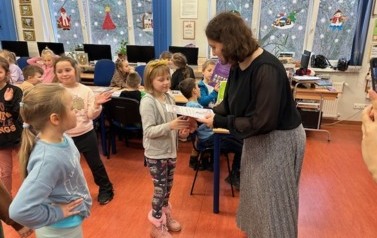 Ślubowanie klas pierwszych na czytelnika 6