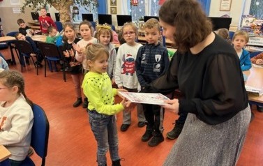 Ślubowanie klas pierwszych na czytelnika 14