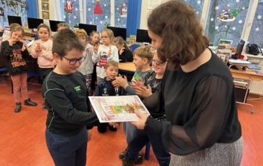 Ślubowanie klas pierwszych na czytelnika 21