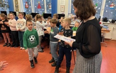 Ślubowanie klas pierwszych na czytelnika 26