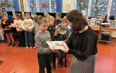 Ślubowanie klas pierwszych na czytelnika 28