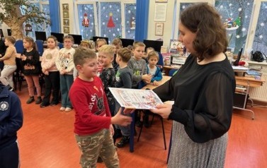 Ślubowanie klas pierwszych na czytelnika 32