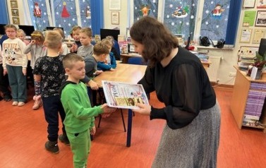 Ślubowanie klas pierwszych na czytelnika 34