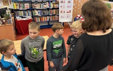 Ślubowanie klas pierwszych na czytelnika 38