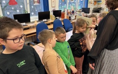 Ślubowanie klas pierwszych na czytelnika 48