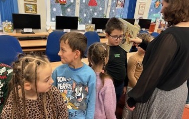 Ślubowanie klas pierwszych na czytelnika 49