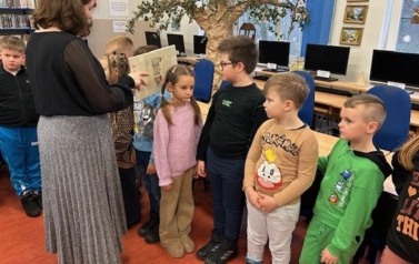 Ślubowanie klas pierwszych na czytelnika 50