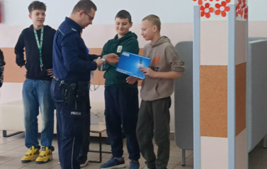 Spotkanie profilaktyczne &bdquo;Bezpieczne ferie&rdquo; dla klas I&ndash;VIII 5