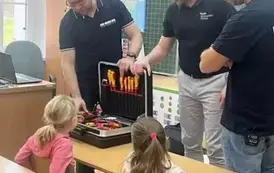 Odwiedziny Technik&oacute;w z EKO-WIATR BIS w naszej szkole! 6