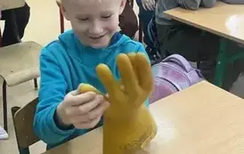 Odwiedziny Technik&oacute;w z EKO-WIATR BIS w naszej szkole! 8